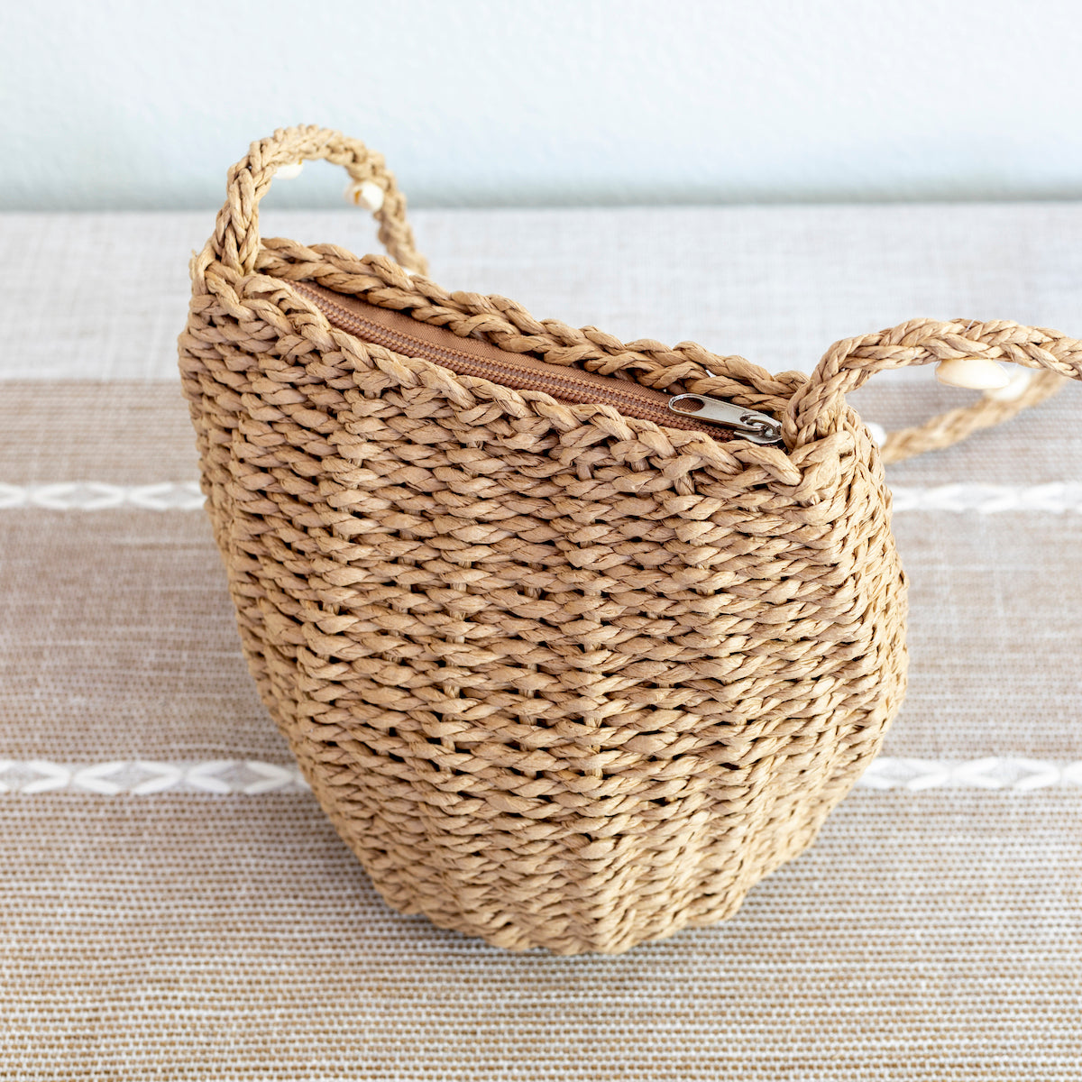 Women’s Straw Shoulder Bag with Sea Shells Strap for Beach, Vacation & Summer Outfits