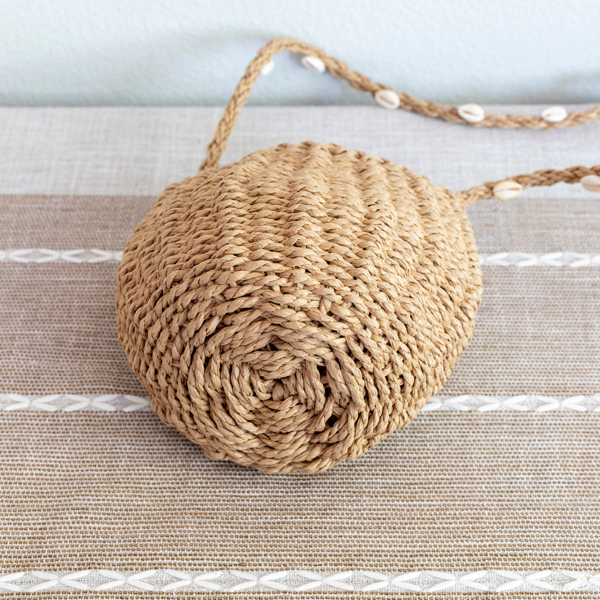 Women’s Straw Shoulder Bag with Sea Shells Strap for Beach, Vacation & Summer Outfits