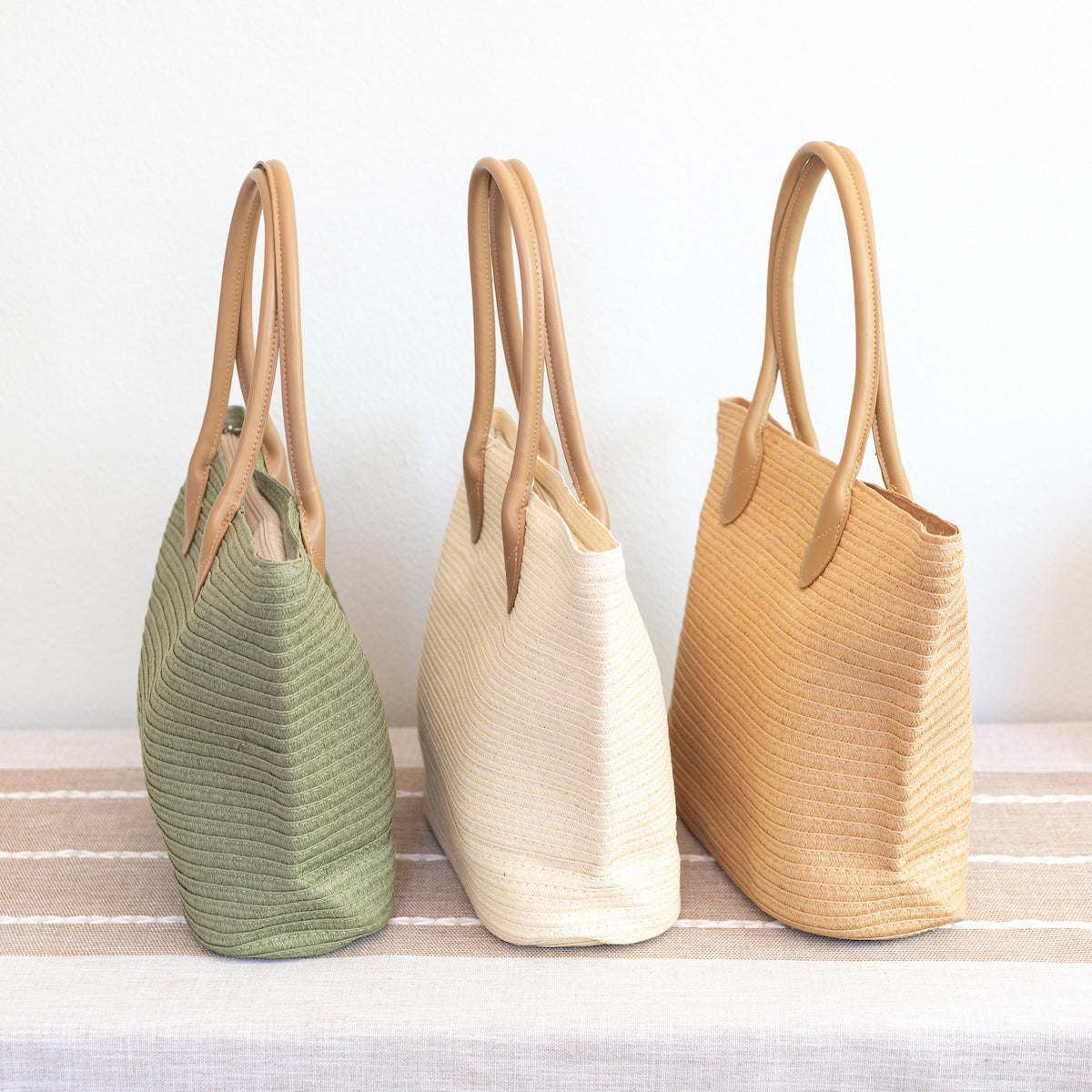 Women’s Elegant Straw Woven Summer Tote for Beach, Vacation & Summer Outfits