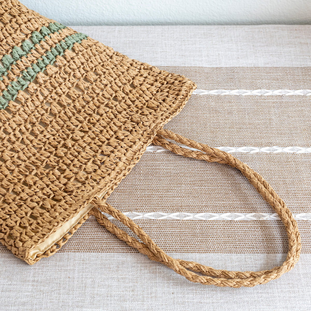 Women’s Lightweight Straw Woven Summer Tote for Beach, Vacation & Summer Outfits