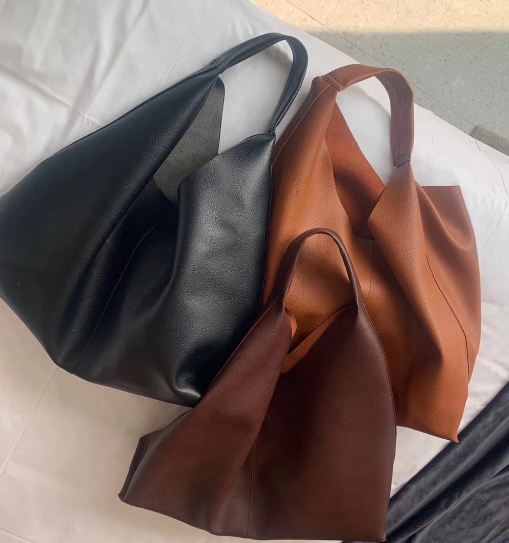 Große Hobo-Schultertasche aus Leder für Damen für alltägliche City-Outfits