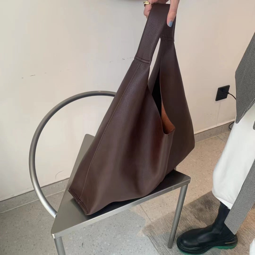 Women’s Large Hobo Leather Shoulder Bag for Everyday City Outfits