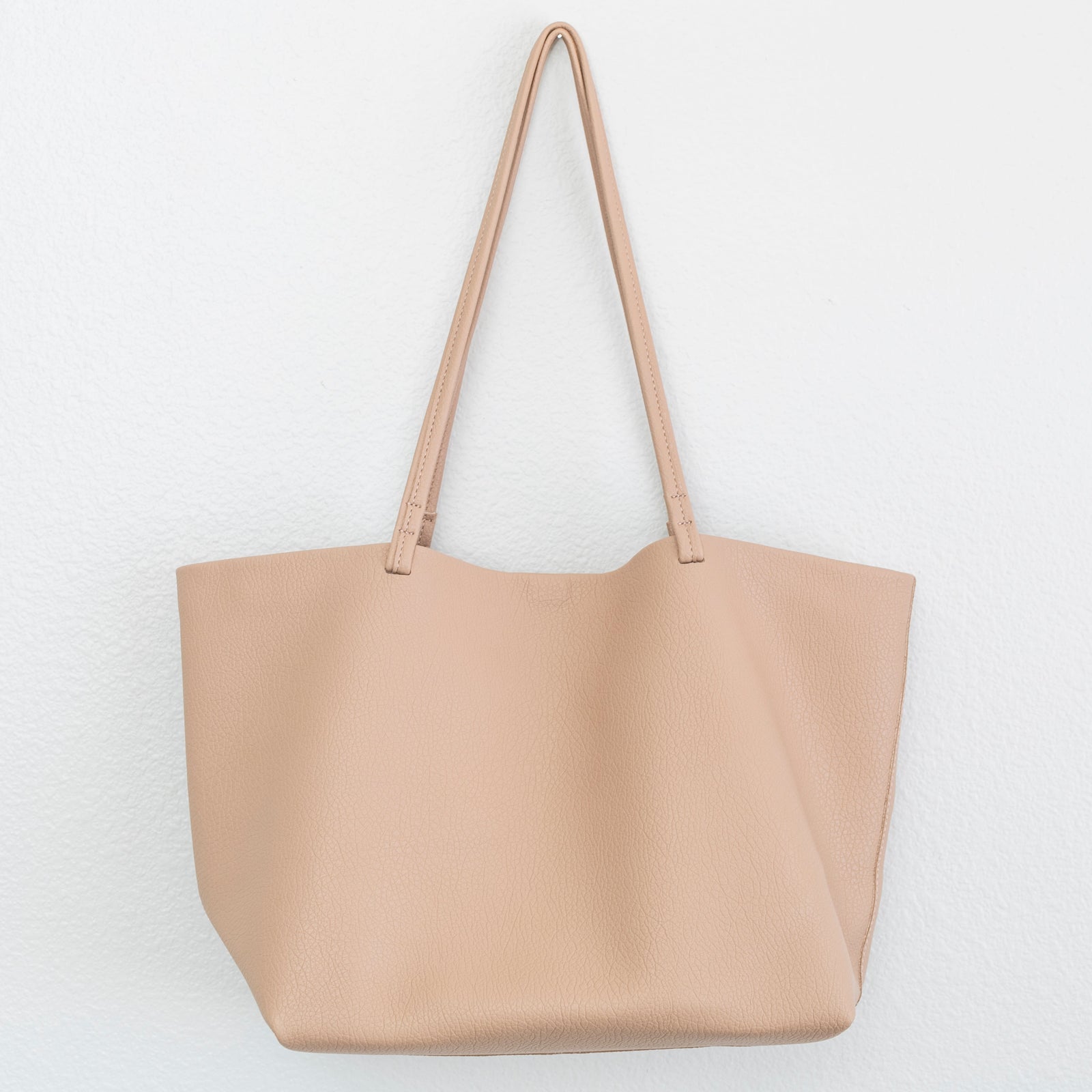 Women’s Large Carryall Tote In Soft Pebbled Leather for Everyday City Outfits