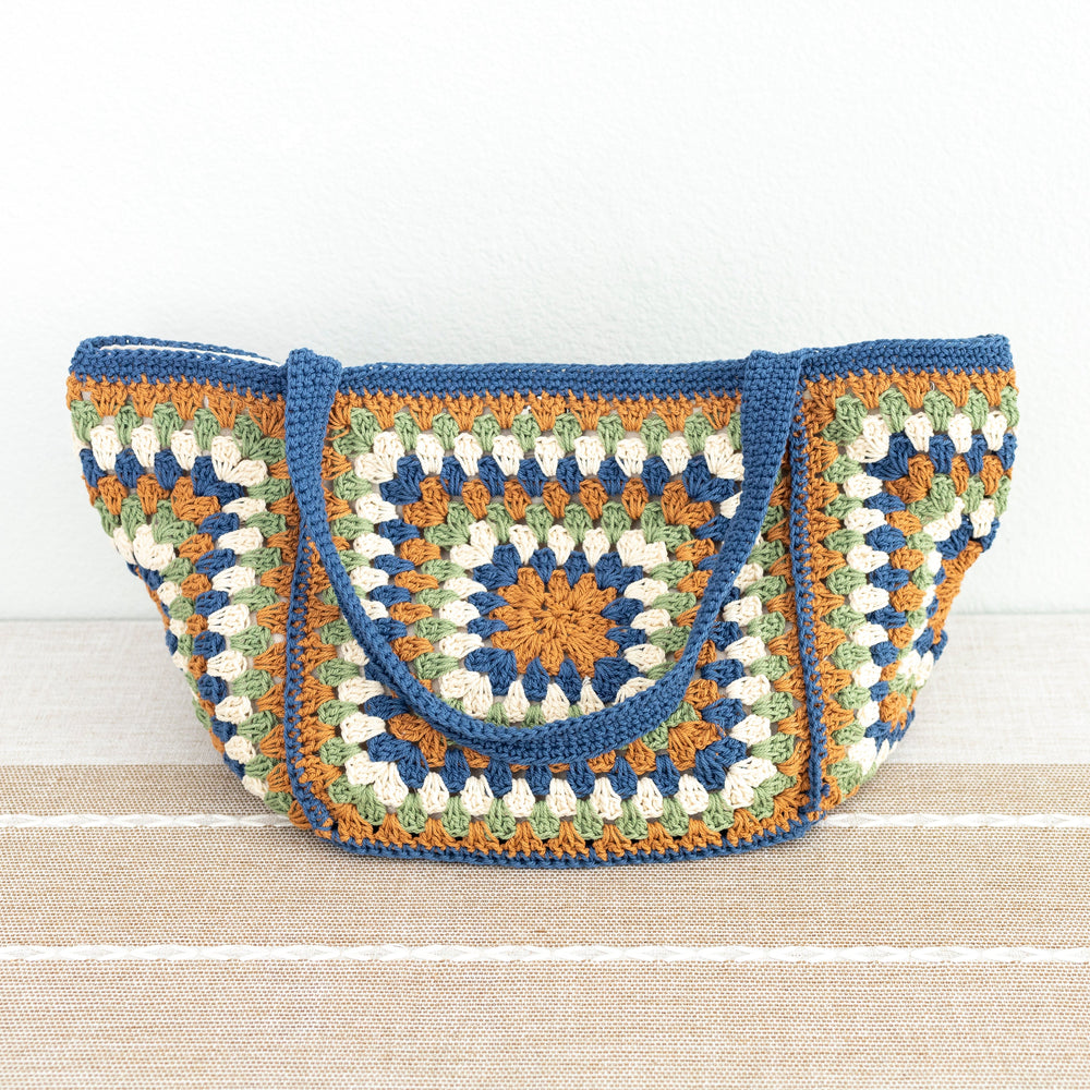 Gehäkelte Umhängetasche für Damen mit Granny Squares – für den Boho-Alltagsstil und als Geschenk