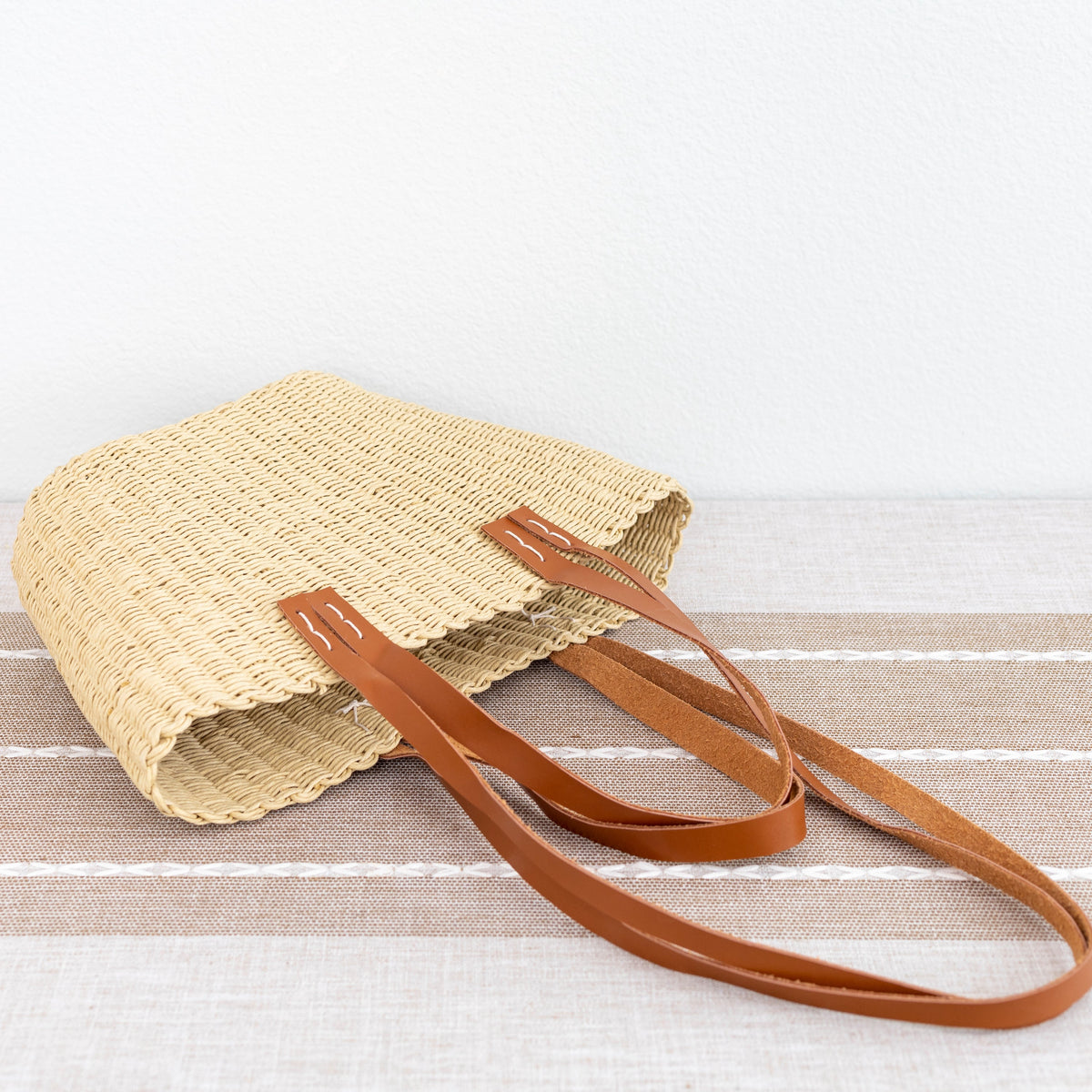 Women’s Straw Shell Basket Summer Tote for Beach, Vacation & Summer Outfits