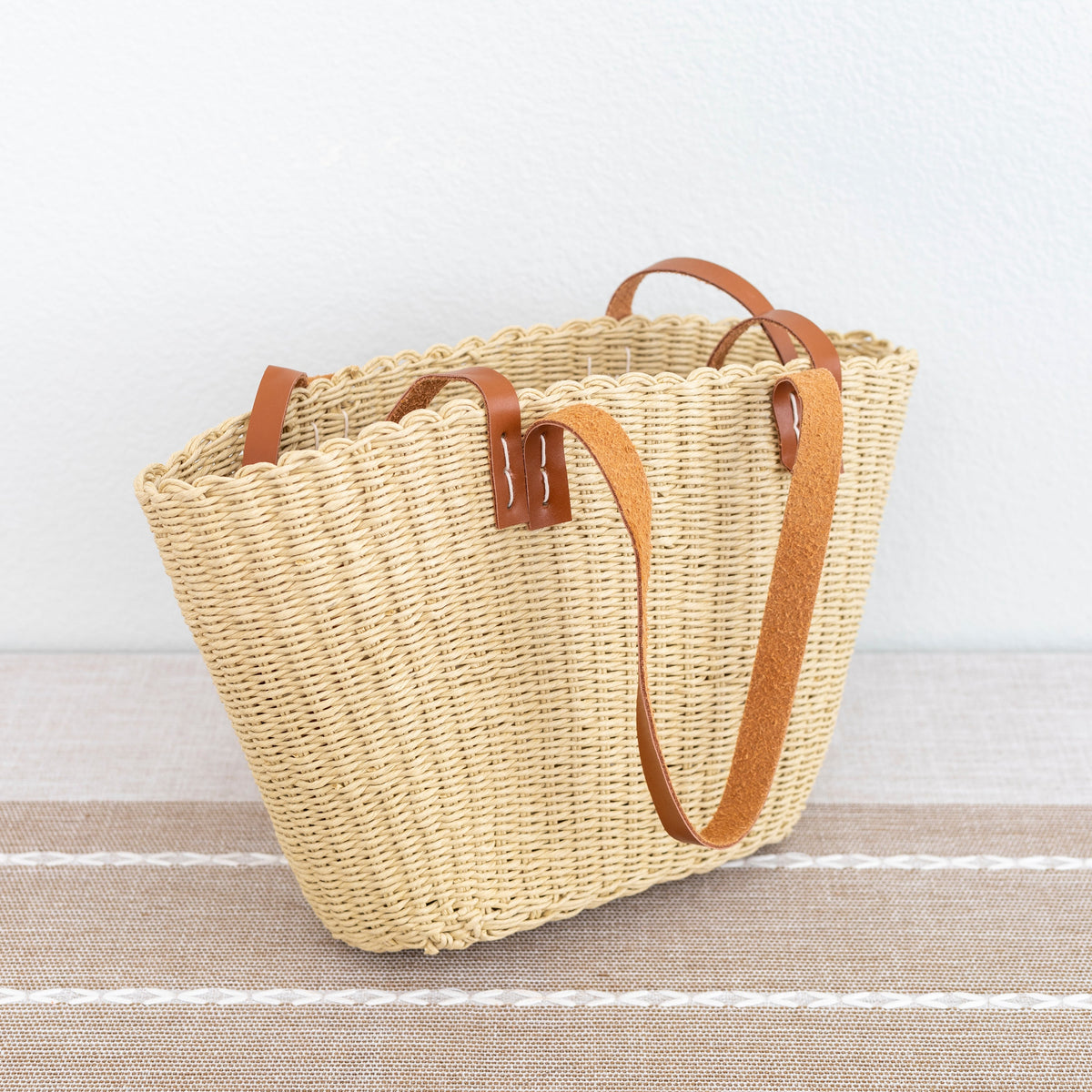 Women’s Straw Shell Basket Summer Tote for Beach, Vacation & Summer Outfits