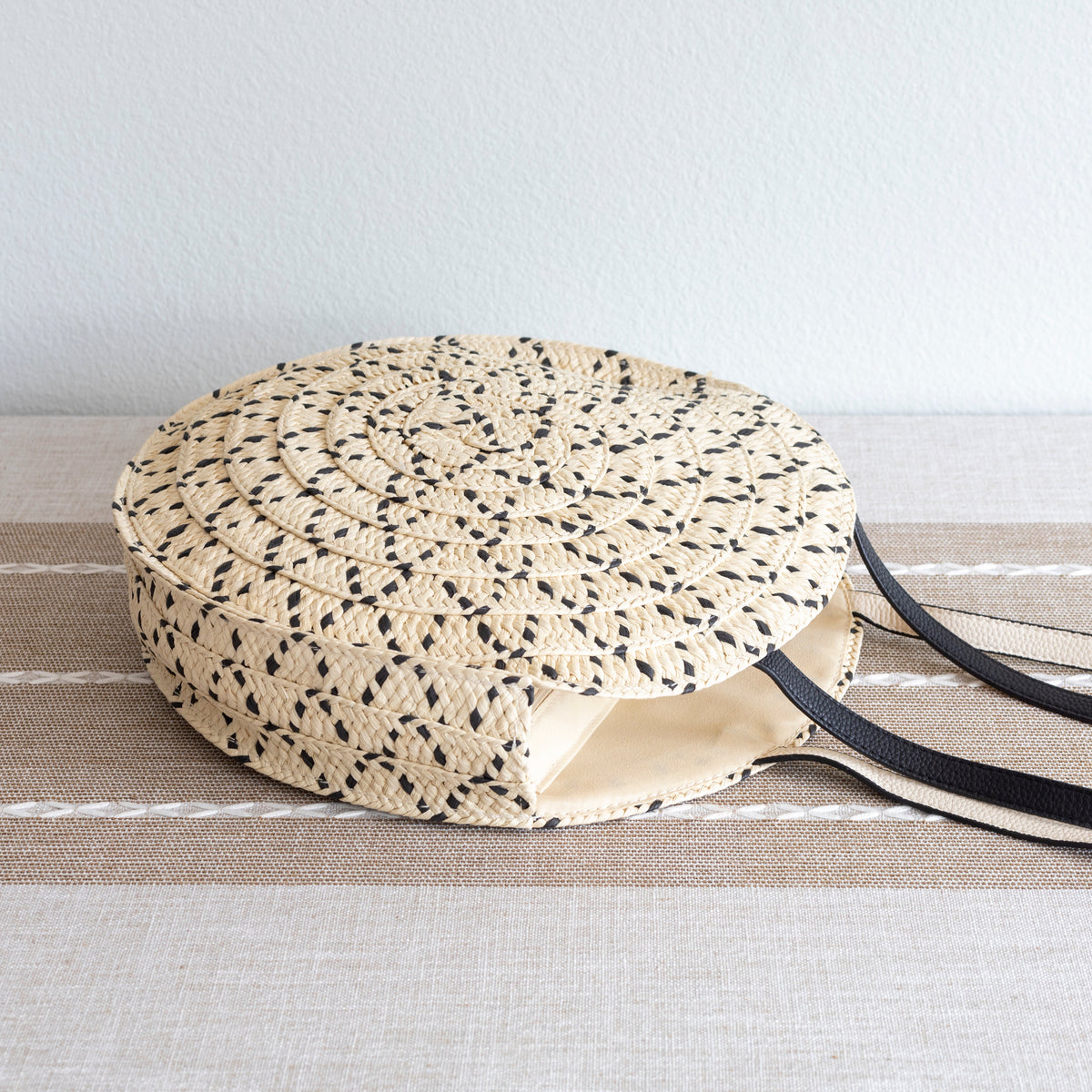 Women’s Round Straw Tote for Beach, Vacation & Summer Outfits