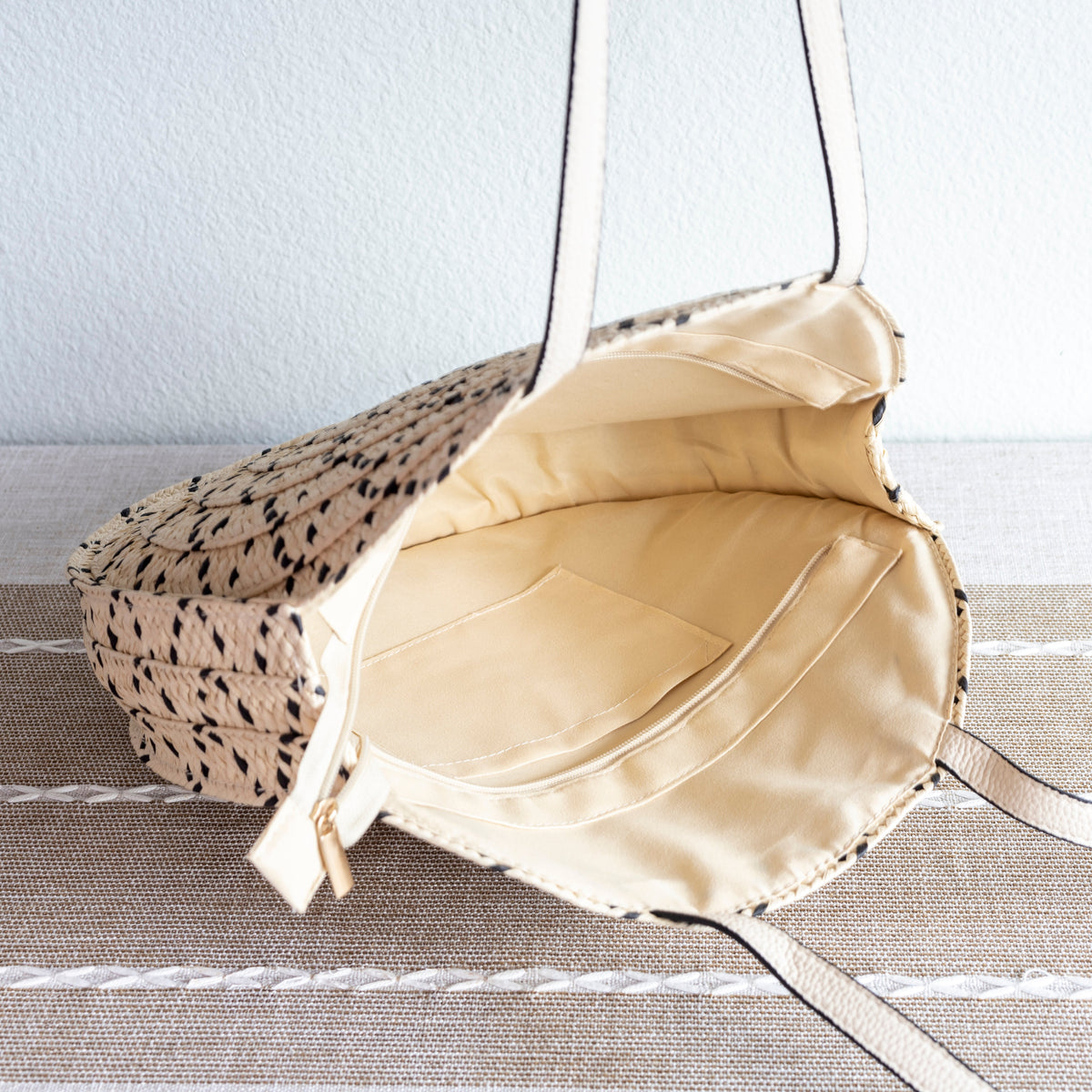 Women’s Round Straw Tote for Beach, Vacation & Summer Outfits