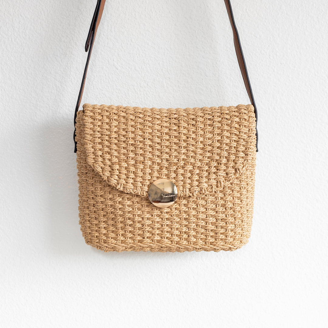 Damen Stroh geflochtene Umhängetasche mit Klappe Crossbody-Tasche für Strand, Urlaub & Sommer-Outfits