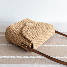 Damen Stroh geflochtene Umhängetasche mit Klappe Crossbody-Tasche für Strand, Urlaub & Sommer-Outfits