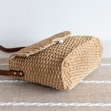 Damen Stroh geflochtene Umhängetasche mit Klappe Crossbody-Tasche für Strand, Urlaub & Sommer-Outfits