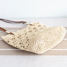 Damentasche aus Strohgeflecht für Strand, Urlaub & Sommer-Outfits