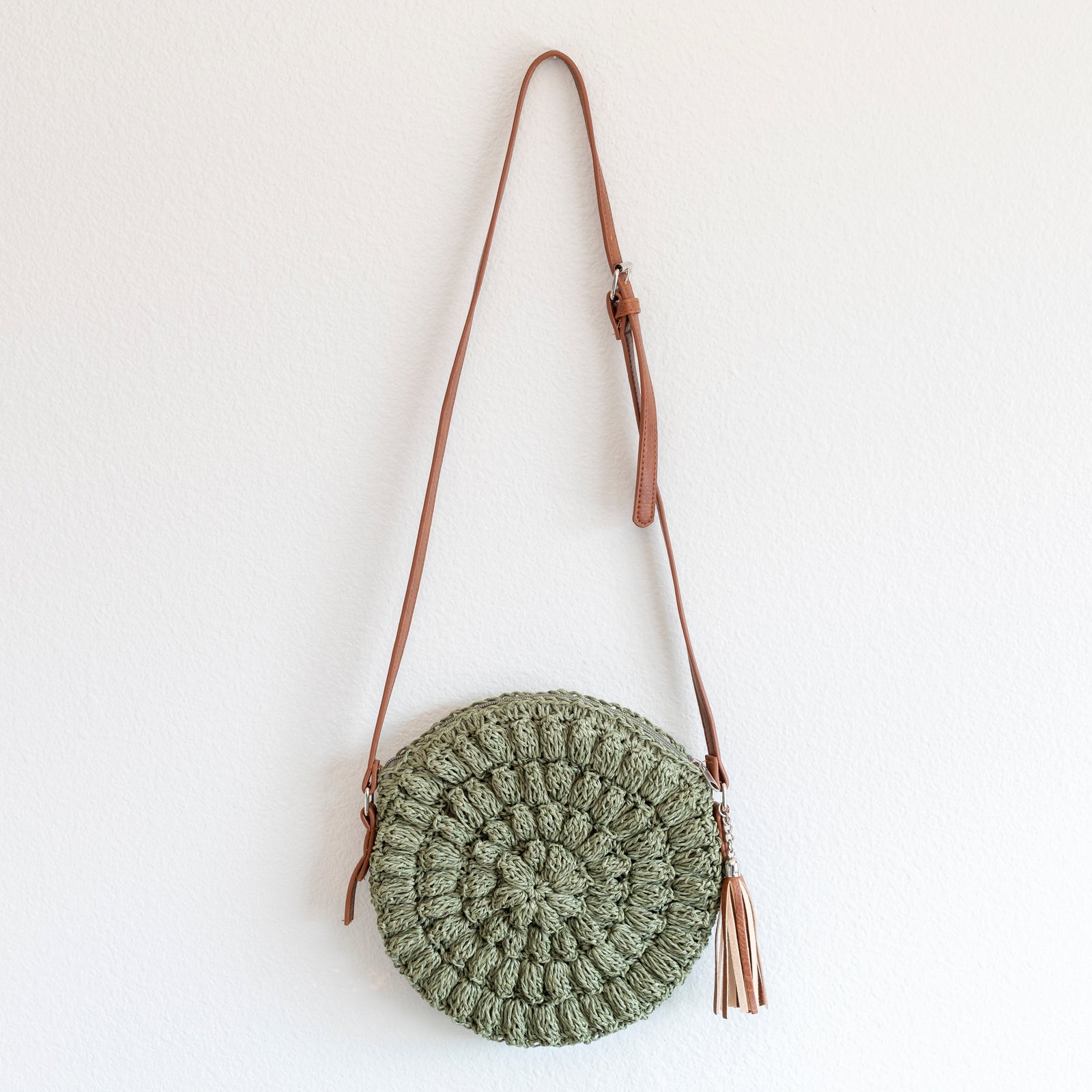Women’s Straw Woven Round Tote with Leather Strap for Beach, Vacation & Summer Outfits