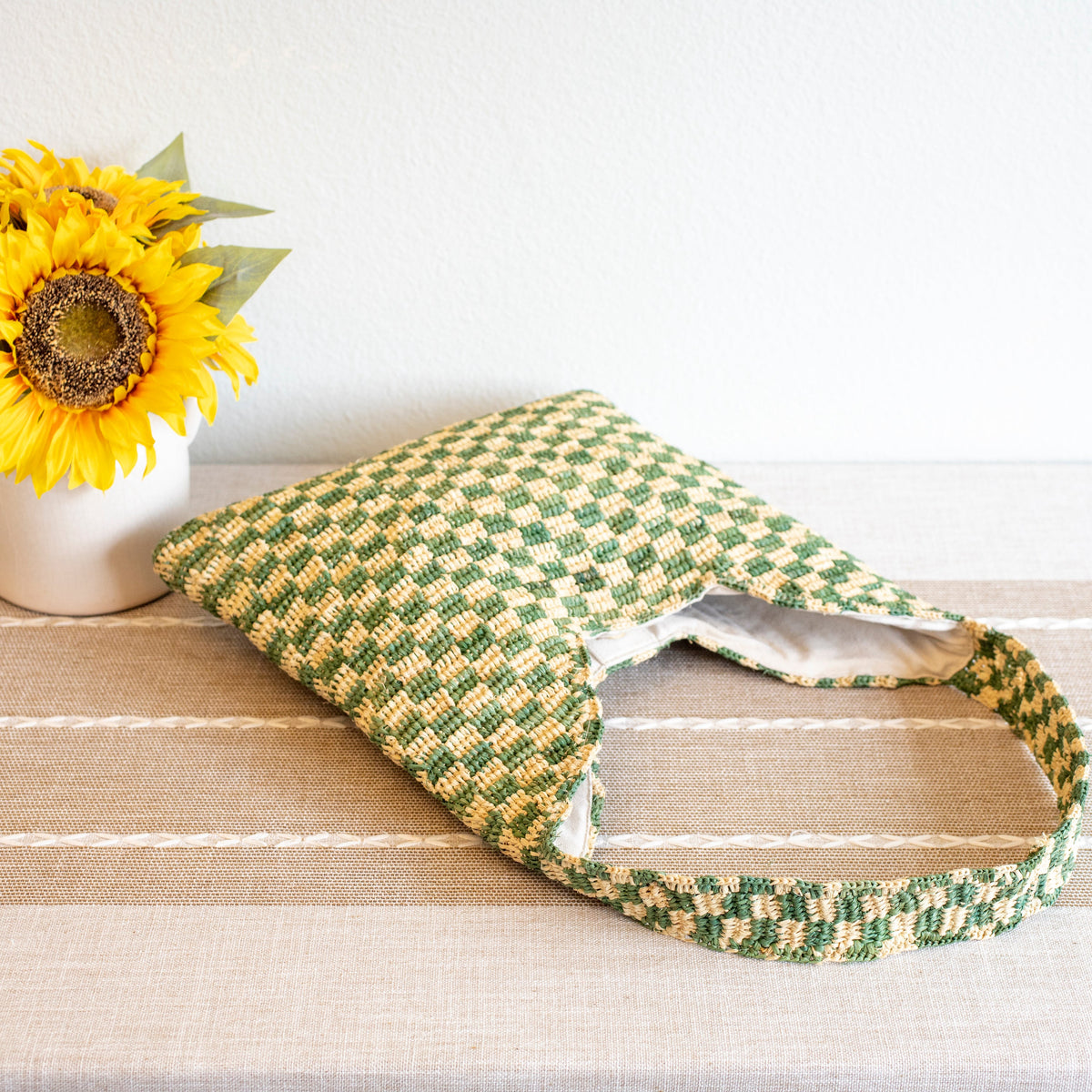 Women’s Checkered Raffia Woven Summer Straw Tote for Beach, Vacation & Summer Outfits