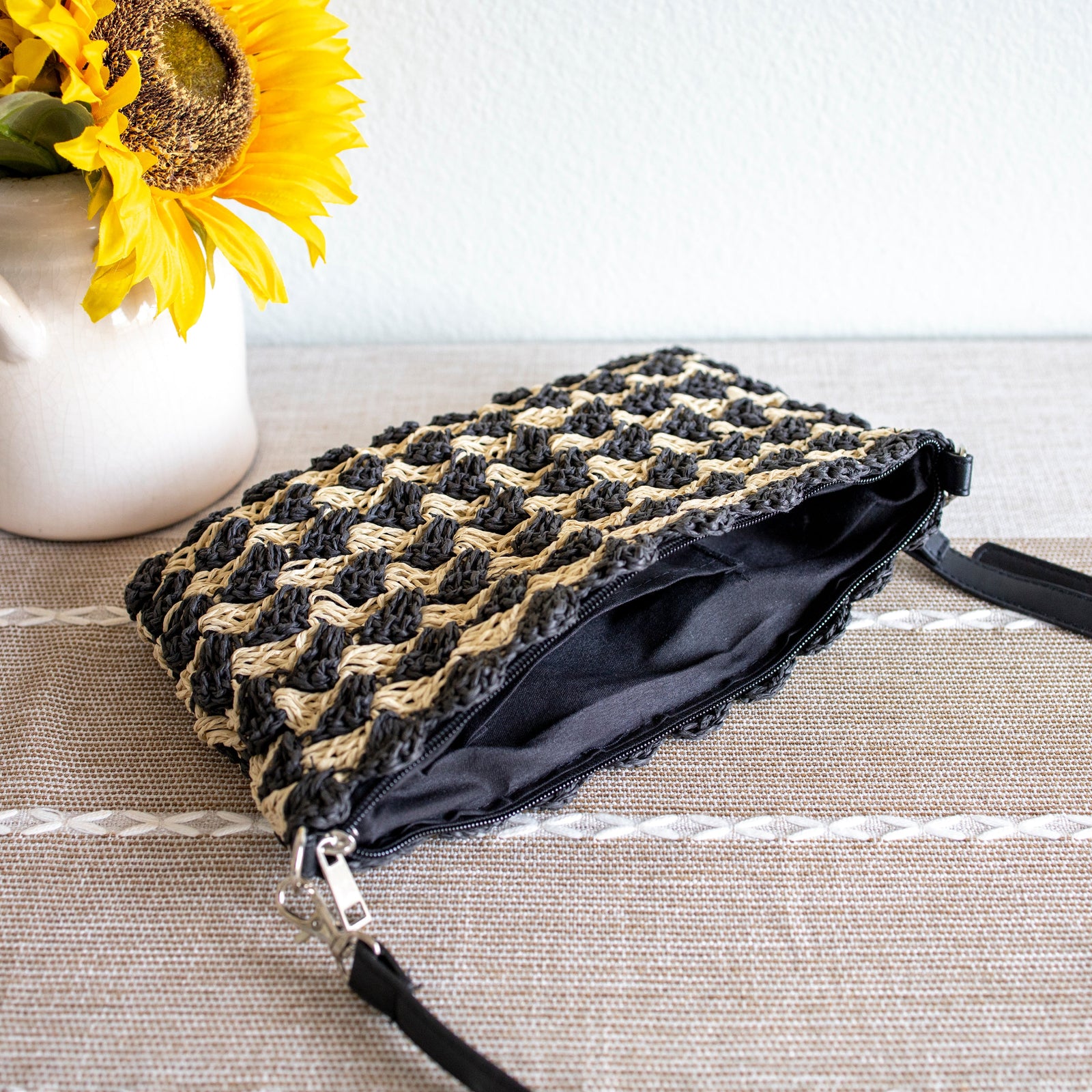 Women’s Straw Woven Striped Crossbody Bag Tote Bag for Beach, Vacation & Summer Outfits