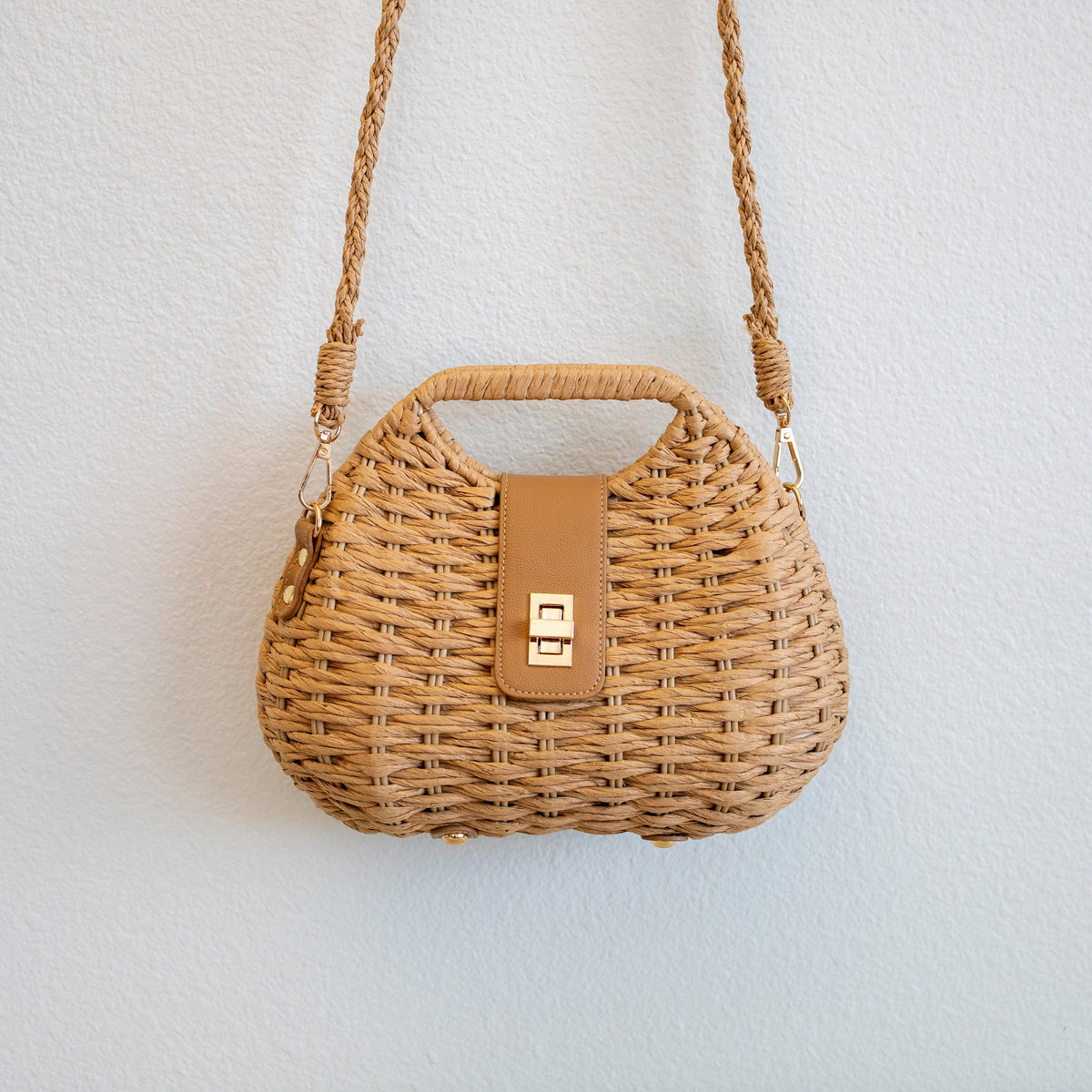 Women’s Straw Shell Shape Crossbody Bag for Beach, Vacation & Summer Outfits