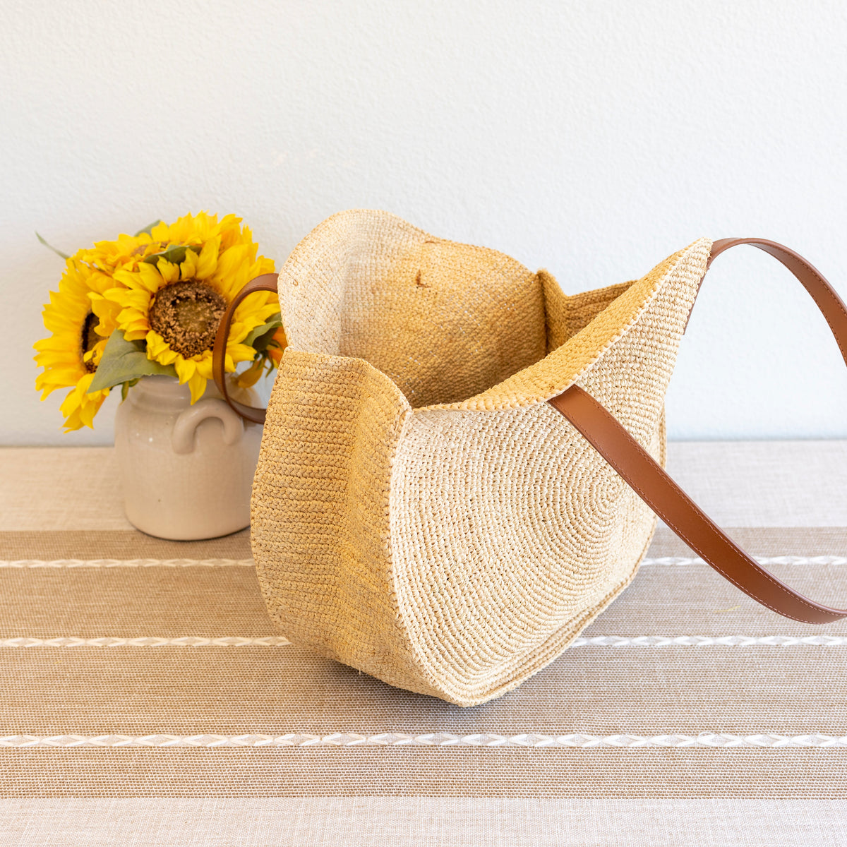 Women’s Round Raffia Woven Shoulder Bag with Genuine Leather Straps Tote Bag for Beach, Vacation & Summer Outfits