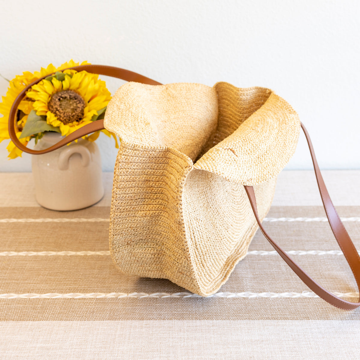 Women’s Round Raffia Woven Shoulder Bag with Genuine Leather Straps Tote Bag for Beach, Vacation & Summer Outfits