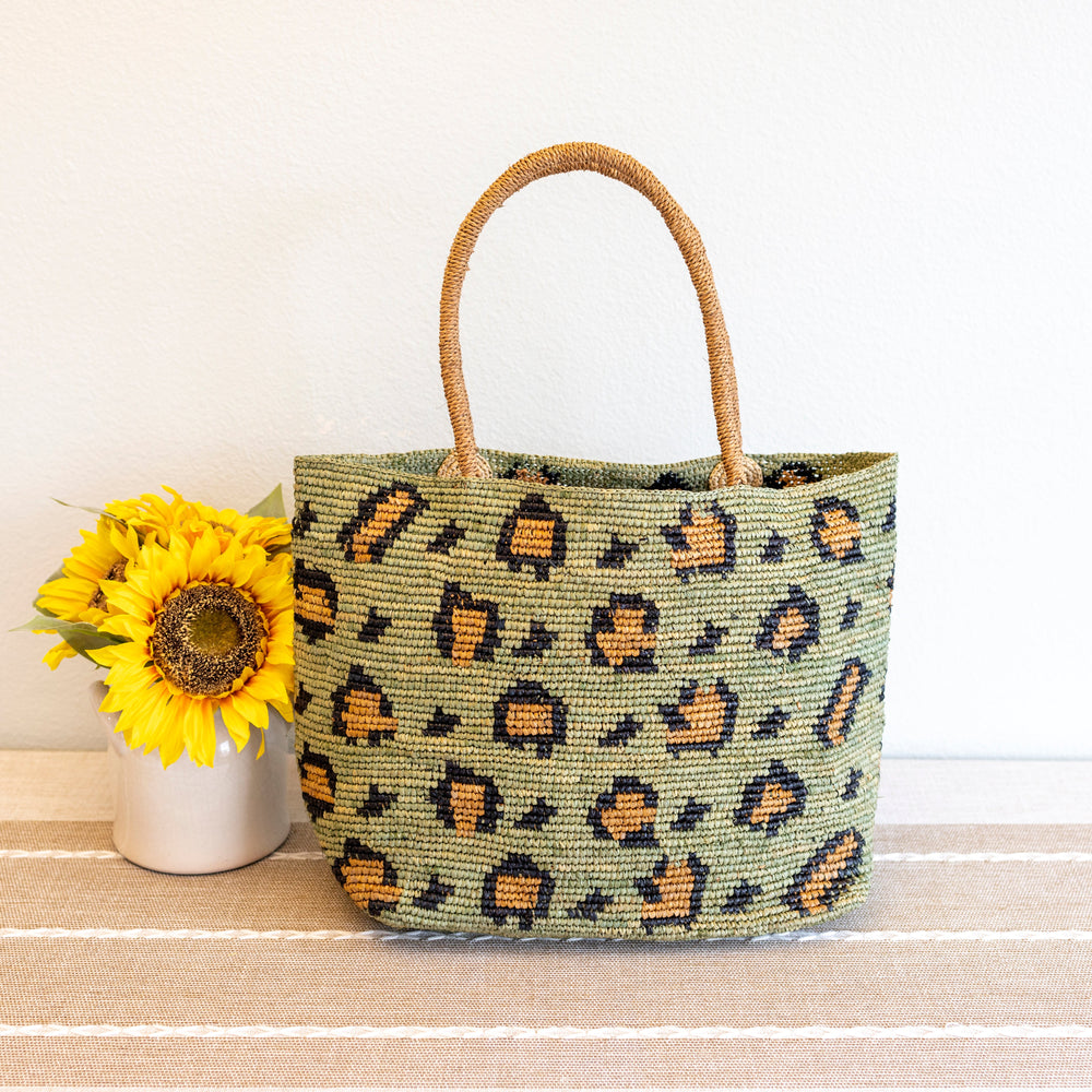 Grüne Leoparden-Raffia-Sommertragetasche für Damen für Strand, Urlaub und Sommer-Outfits