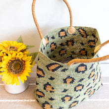 Grüne Leoparden-Raffia-Sommertragetasche für Damen für Strand, Urlaub und Sommer-Outfits