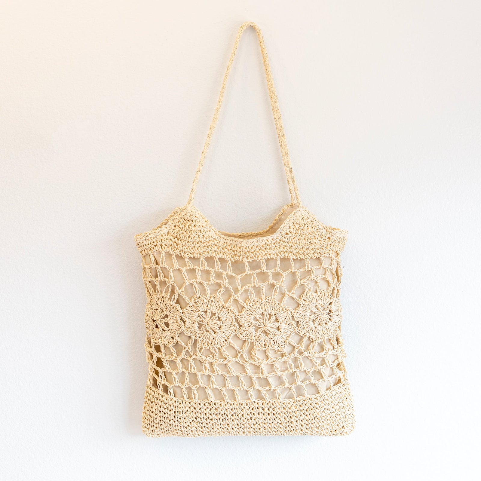 Women’s Straw Woven Summer Bag with Floral Designs Tote Bag for Beach, Vacation & Summer Outfits