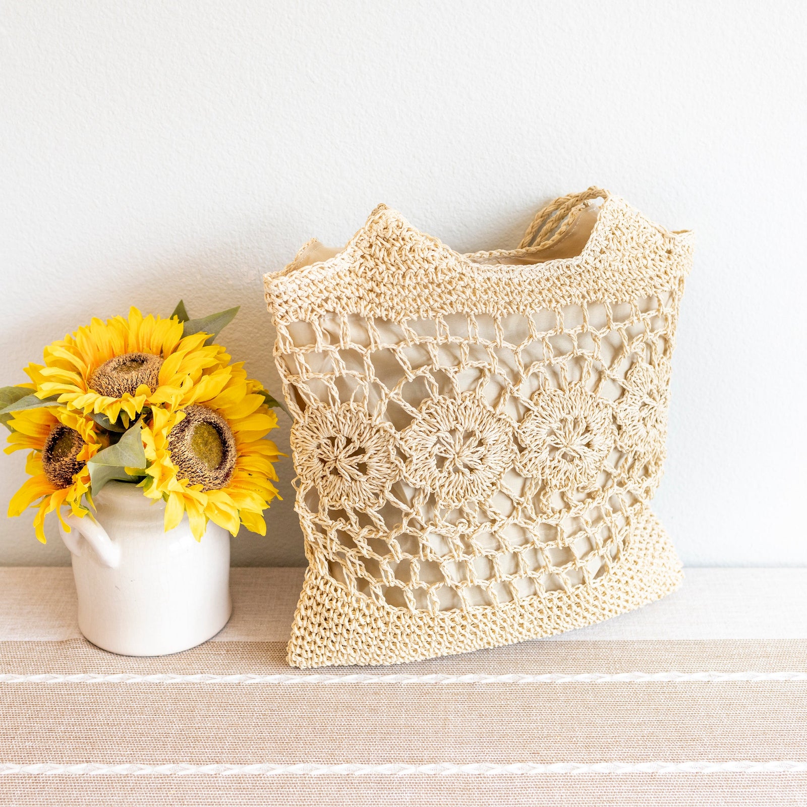 Women’s Straw Woven Summer Bag with Floral Designs Tote Bag for Beach, Vacation & Summer Outfits