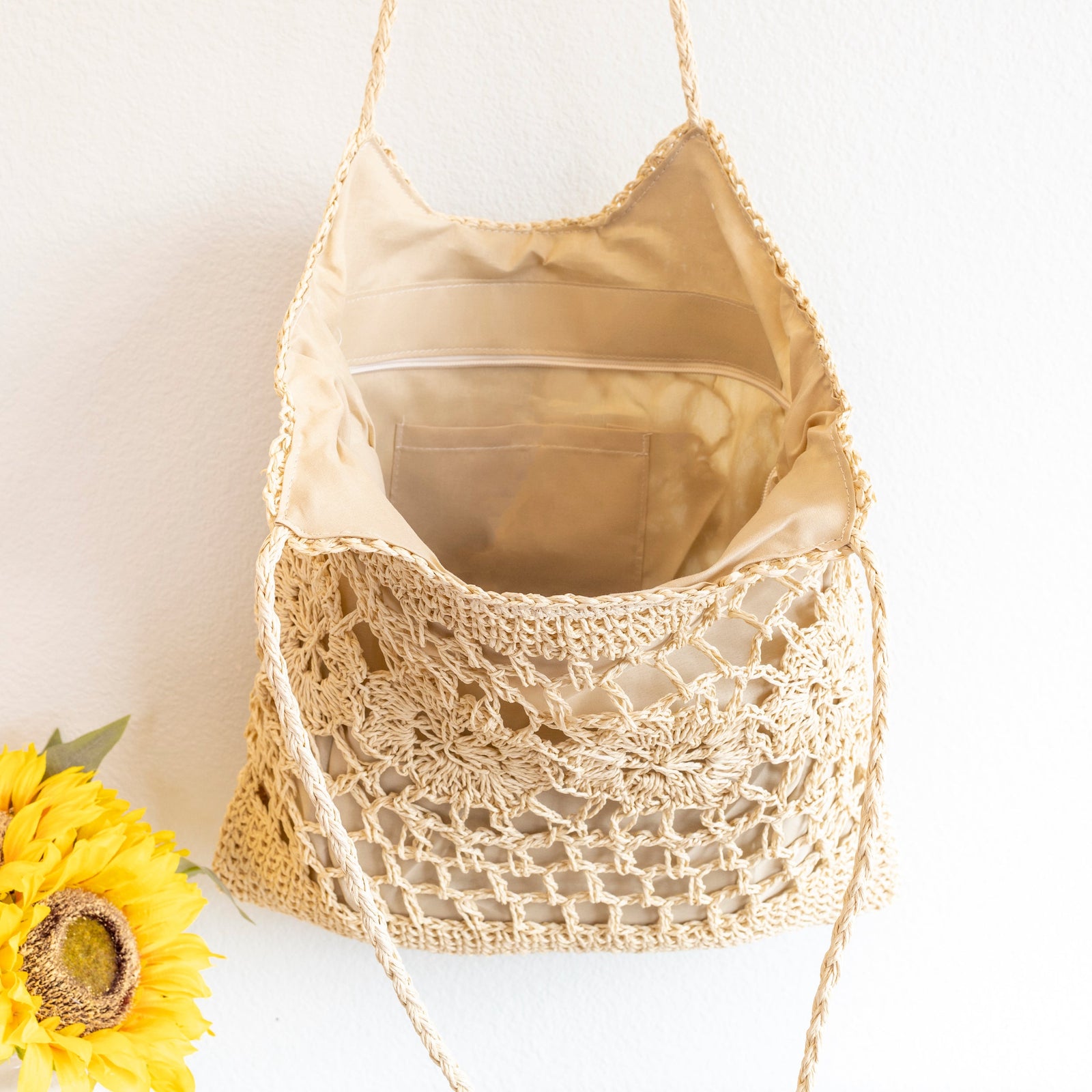 Women’s Straw Woven Summer Bag with Floral Designs Tote Bag for Beach, Vacation & Summer Outfits