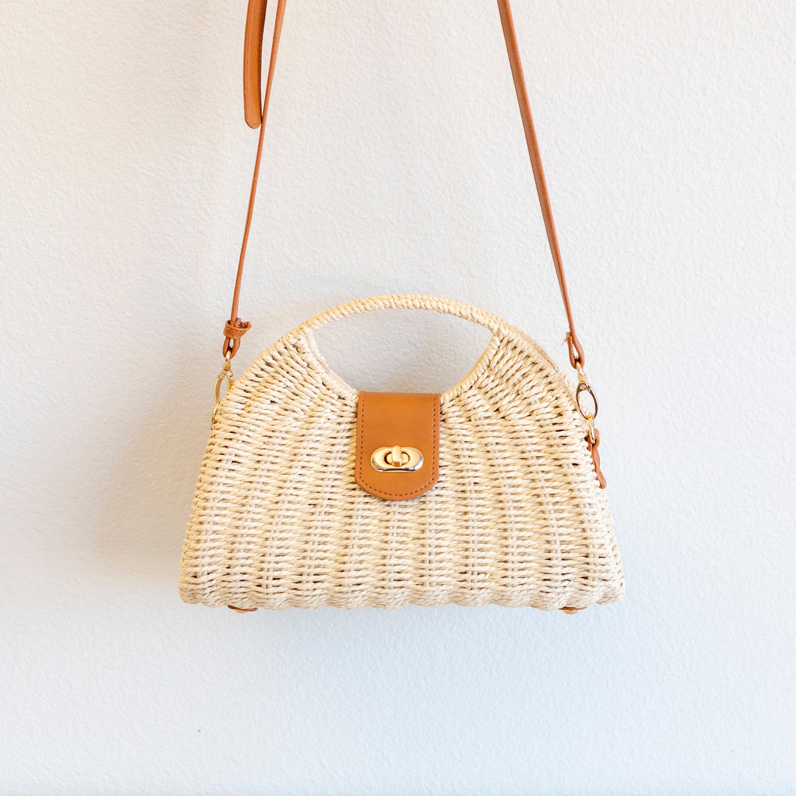 Women’s Straw Shell Shape Crossbody Hobo Bag for Beach, Vacation & Summer Outfits