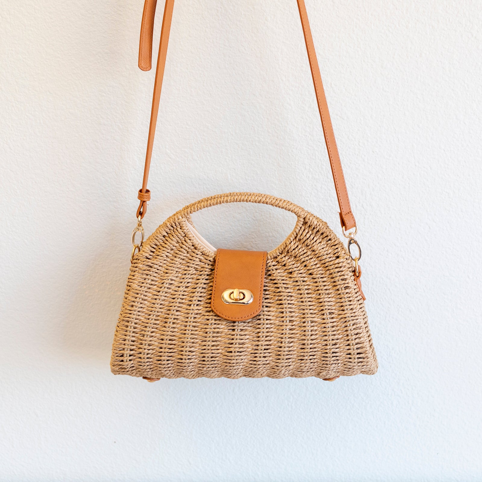 Women’s Straw Shell Shape Crossbody Hobo Bag for Beach, Vacation & Summer Outfits