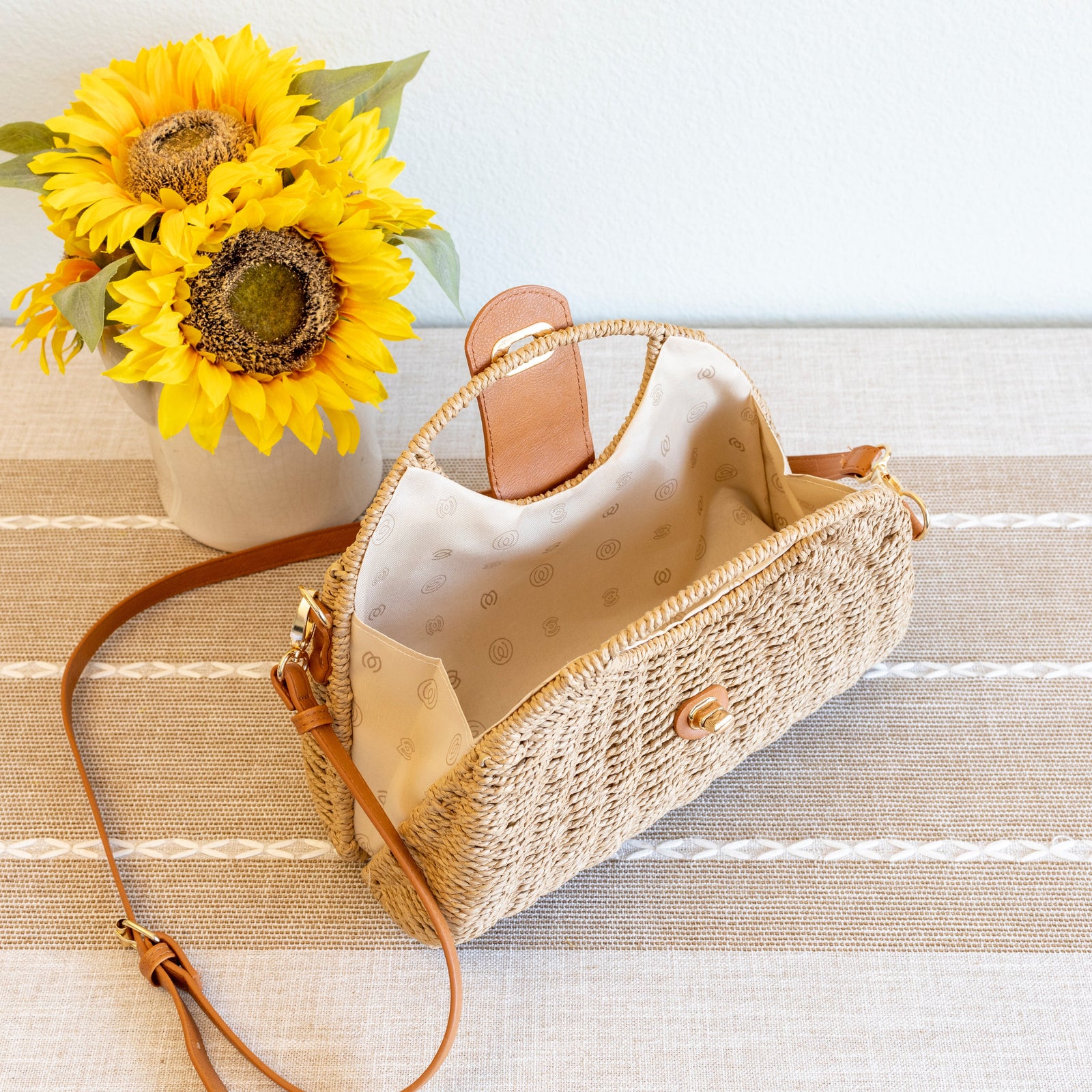 Women’s Straw Shell Shape Crossbody Hobo Bag for Beach, Vacation & Summer Outfits