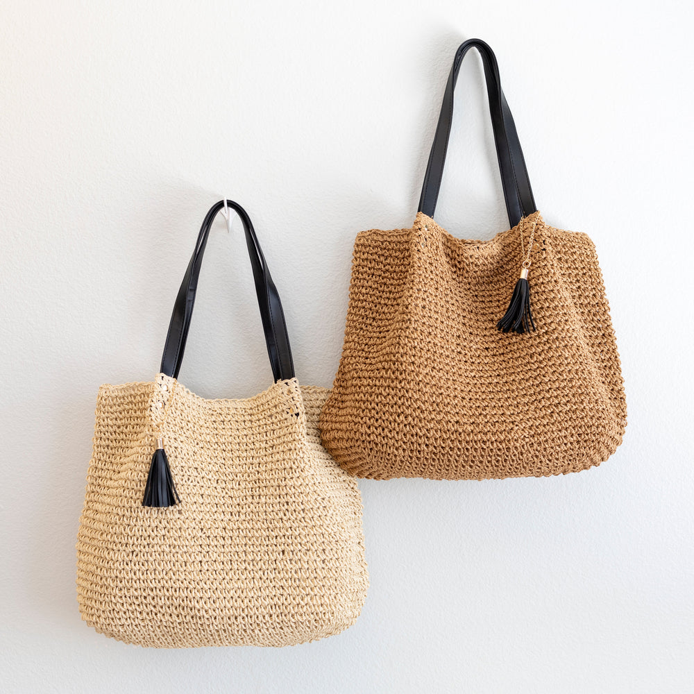 Geflochtene Damen-Basttasche mit Lederriemen und Quaste für Strand, Urlaub und Sommer-Outfits