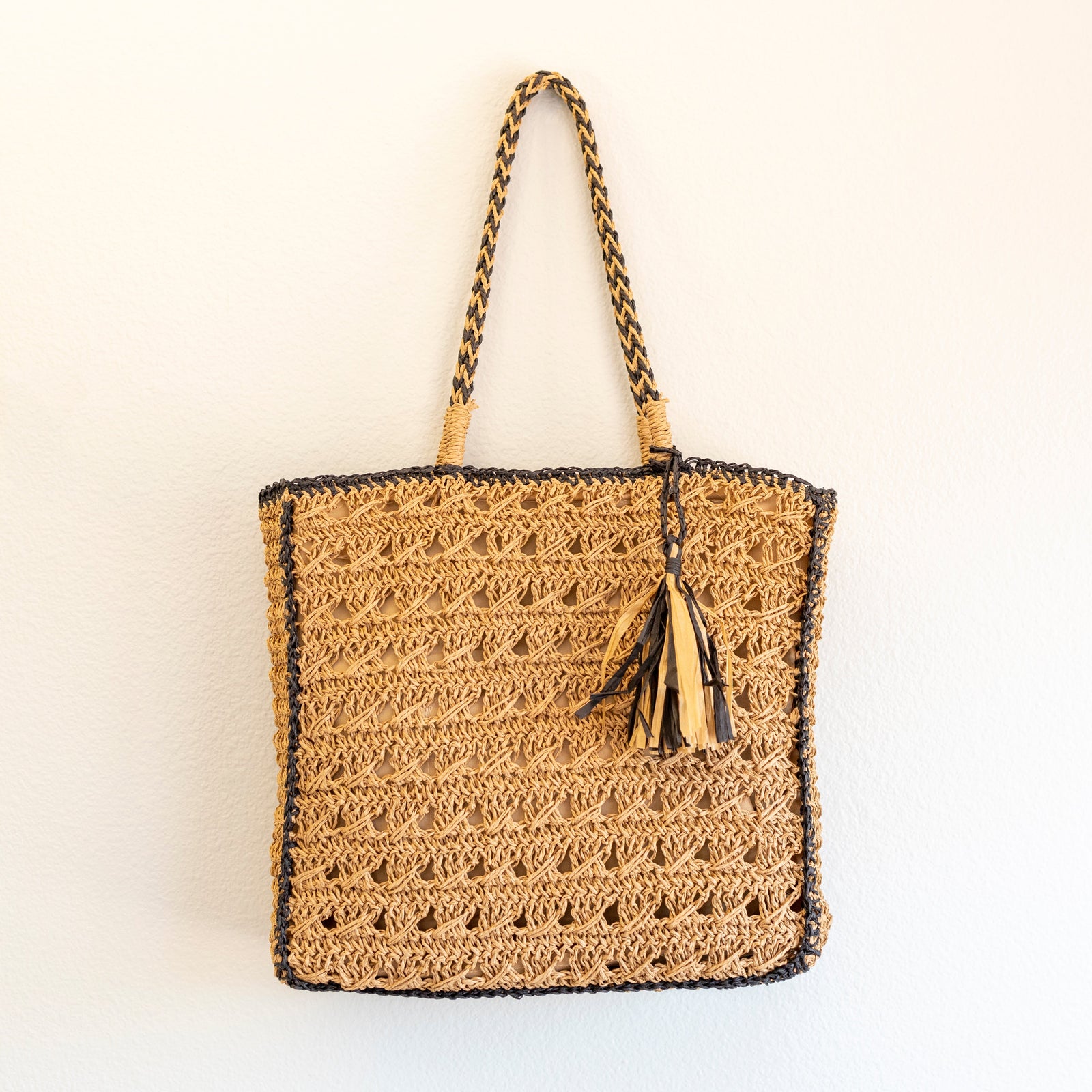 Women’s Straw Woven Shoulder Bag with Tassel Tote Bag for Beach, Vacation & Summer Outfits