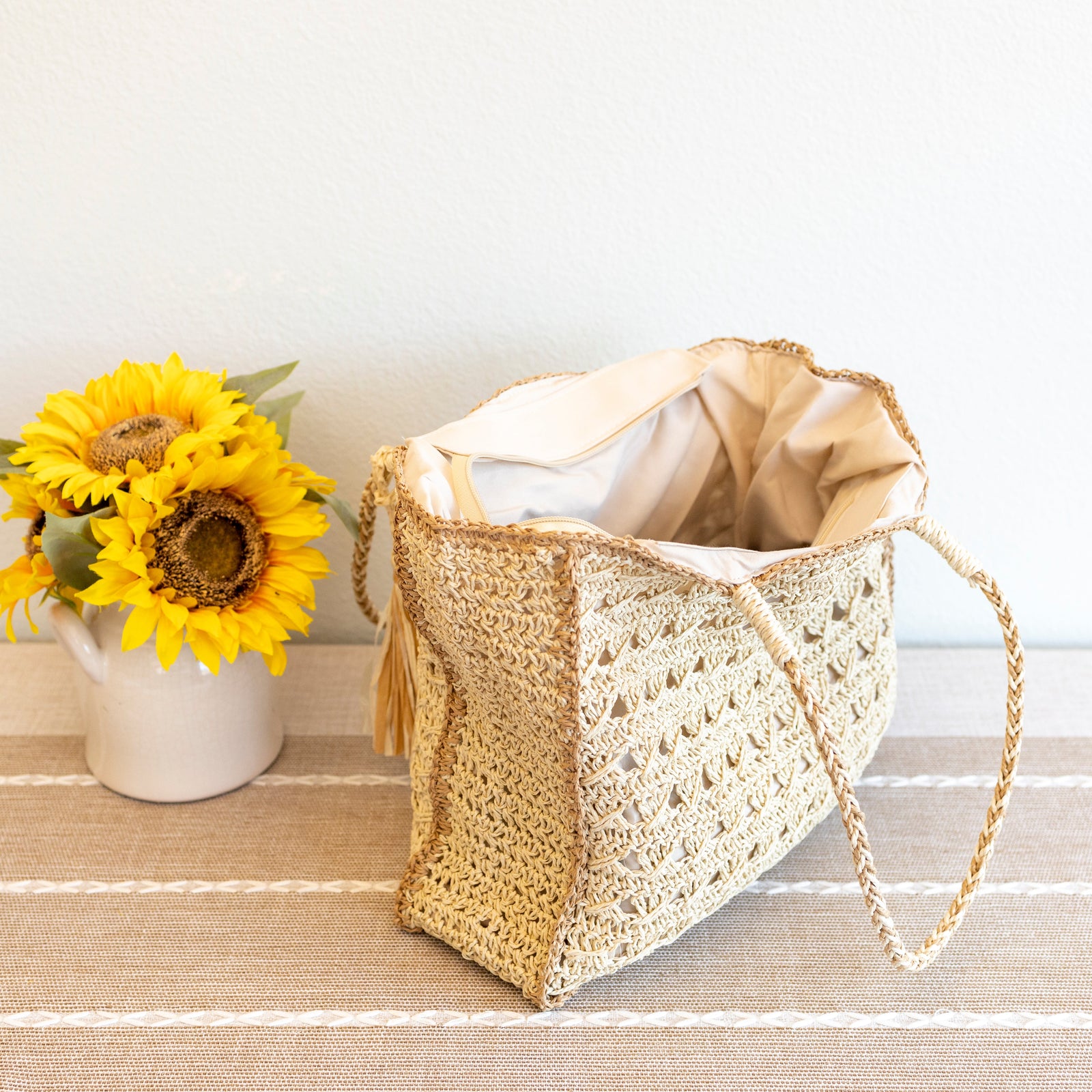 Women’s Straw Woven Shoulder Bag with Tassel Tote Bag for Beach, Vacation & Summer Outfits