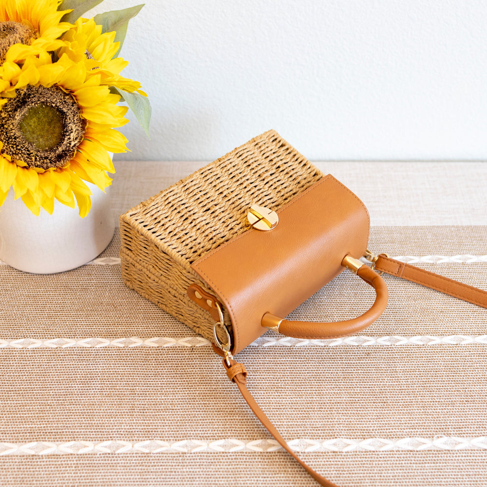 Women’s Straw Woven Box Bag with Leather Flap and Trims Handbag for Beach, Vacation & Summer Outfits