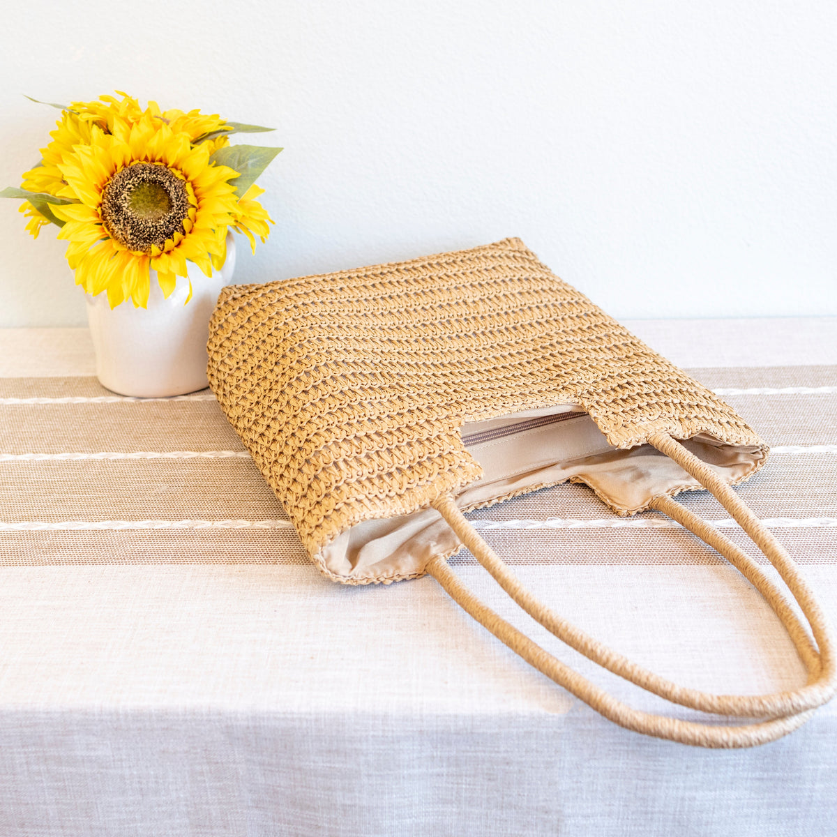 Women’s Retro Straw Woven Tote Bag for Beach, Vacation & Summer Outfits