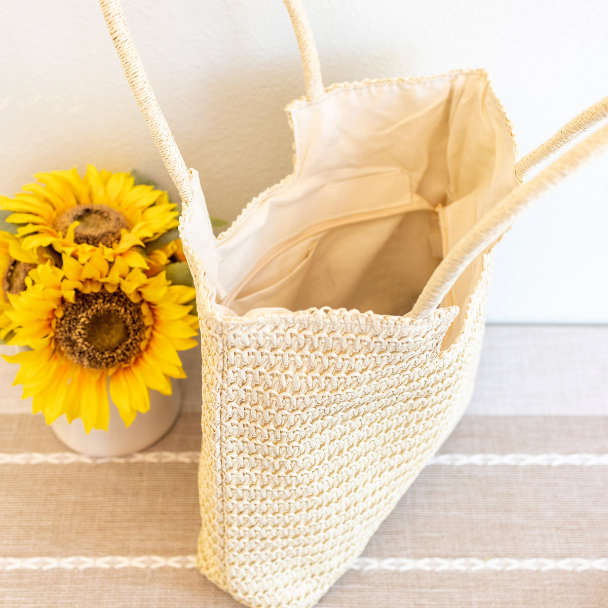 Women’s Retro Straw Woven Tote Bag for Beach, Vacation & Summer Outfits