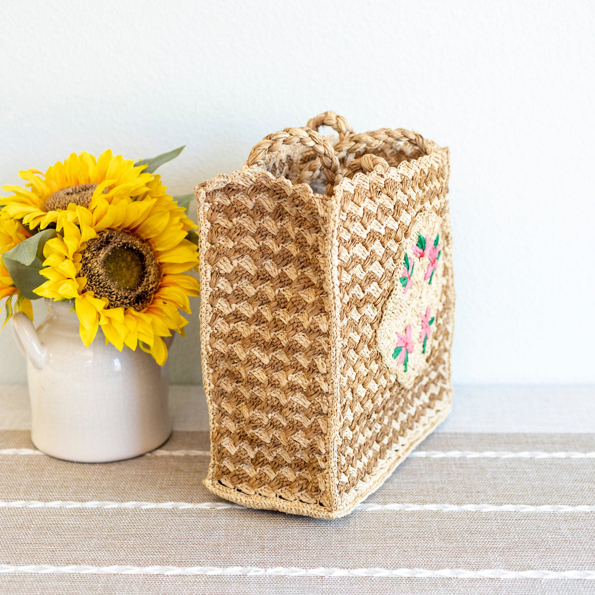 Women’s Top Handle Raffia Straw Handbag with Floral Designs Tote Bag for Beach, Vacation & Summer Outfits
