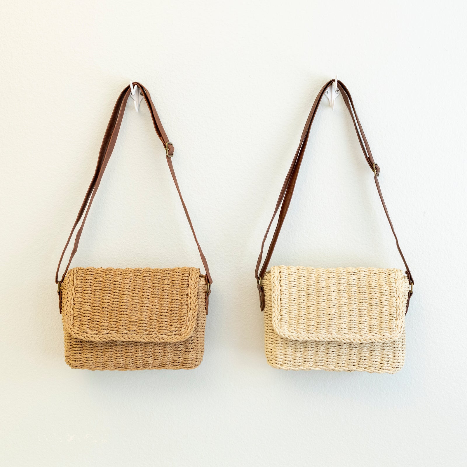 Women’s Straw Woven Messenger Bag with Flap for Beach, Vacation & Summer Outfits