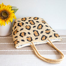 Damen Leoparden-Design Bast-Strandtasche für Strand, Urlaub & Sommer-Outfits
