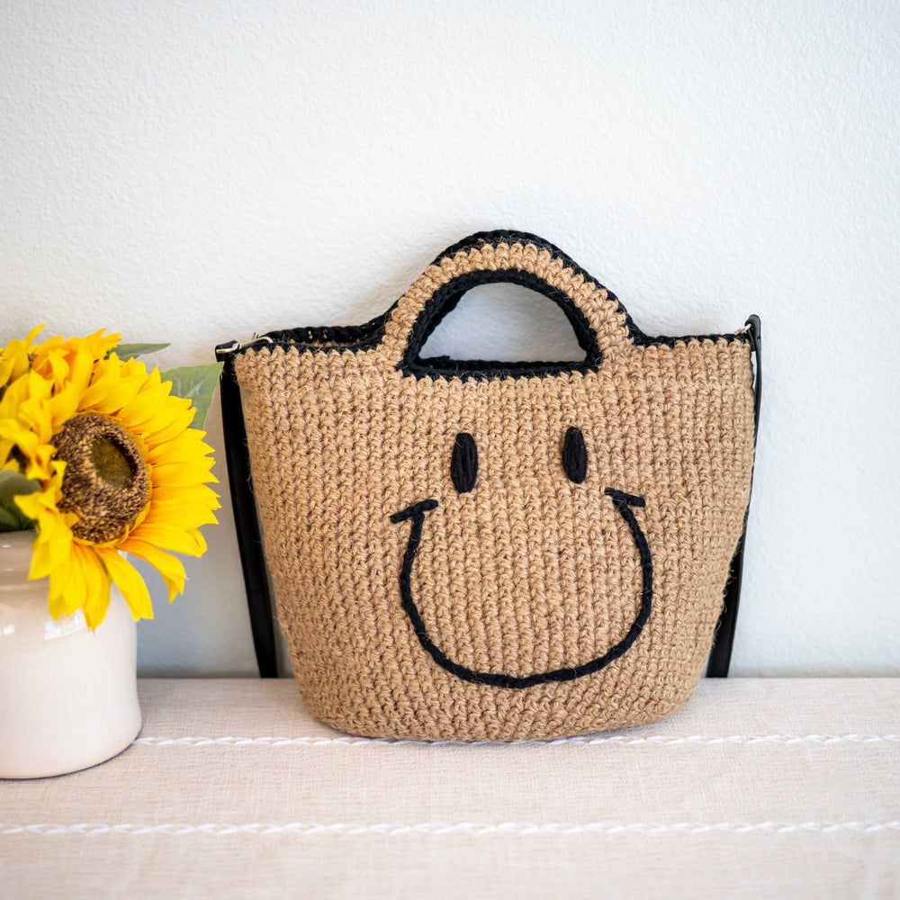 Women’s Straw Twine Woven Smiley Face Bag Purse for Beach, Vacation & Summer Outfits