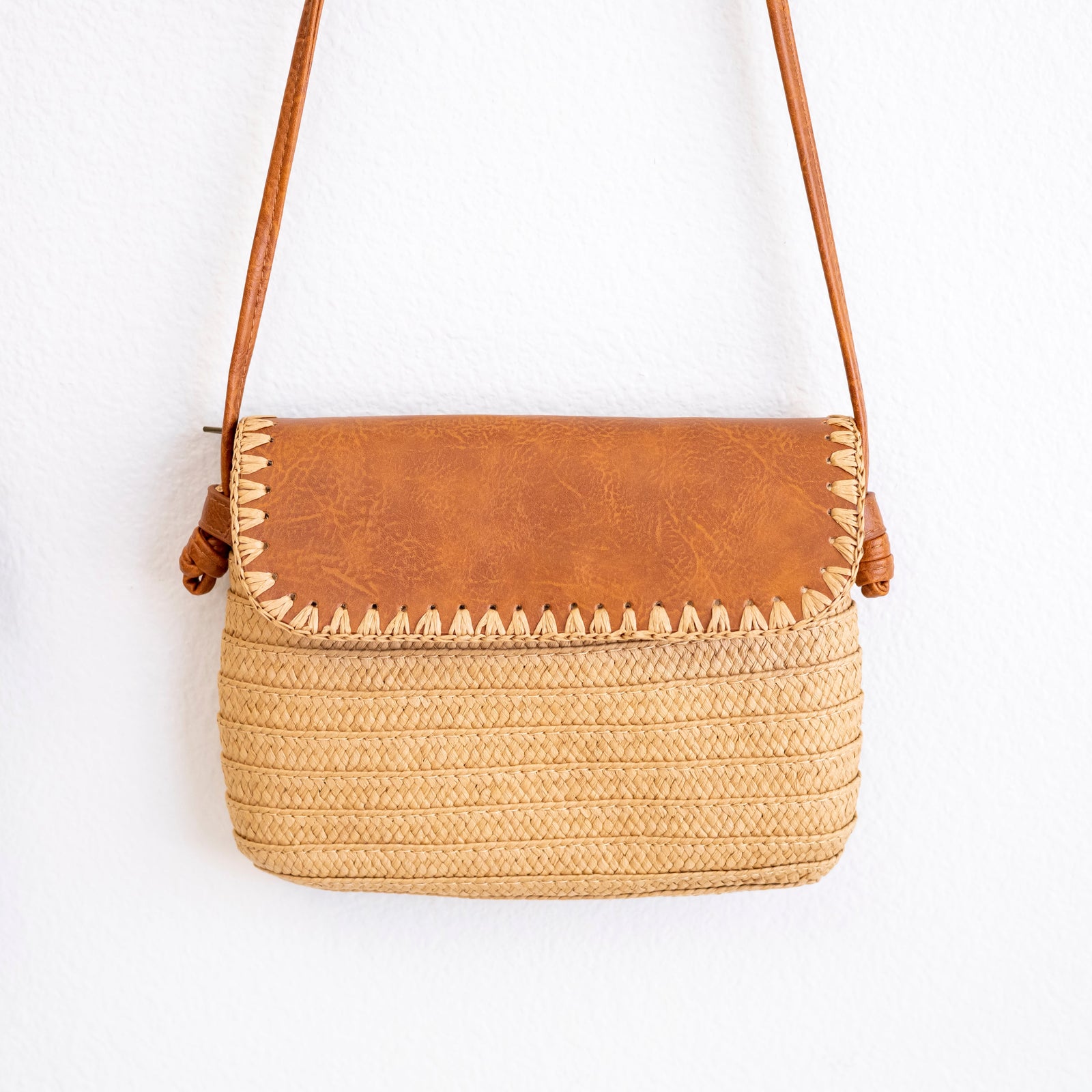 Women’s Straw Woven Messenger Bag with Leather Flap for Beach, Vacation & Summer Outfits