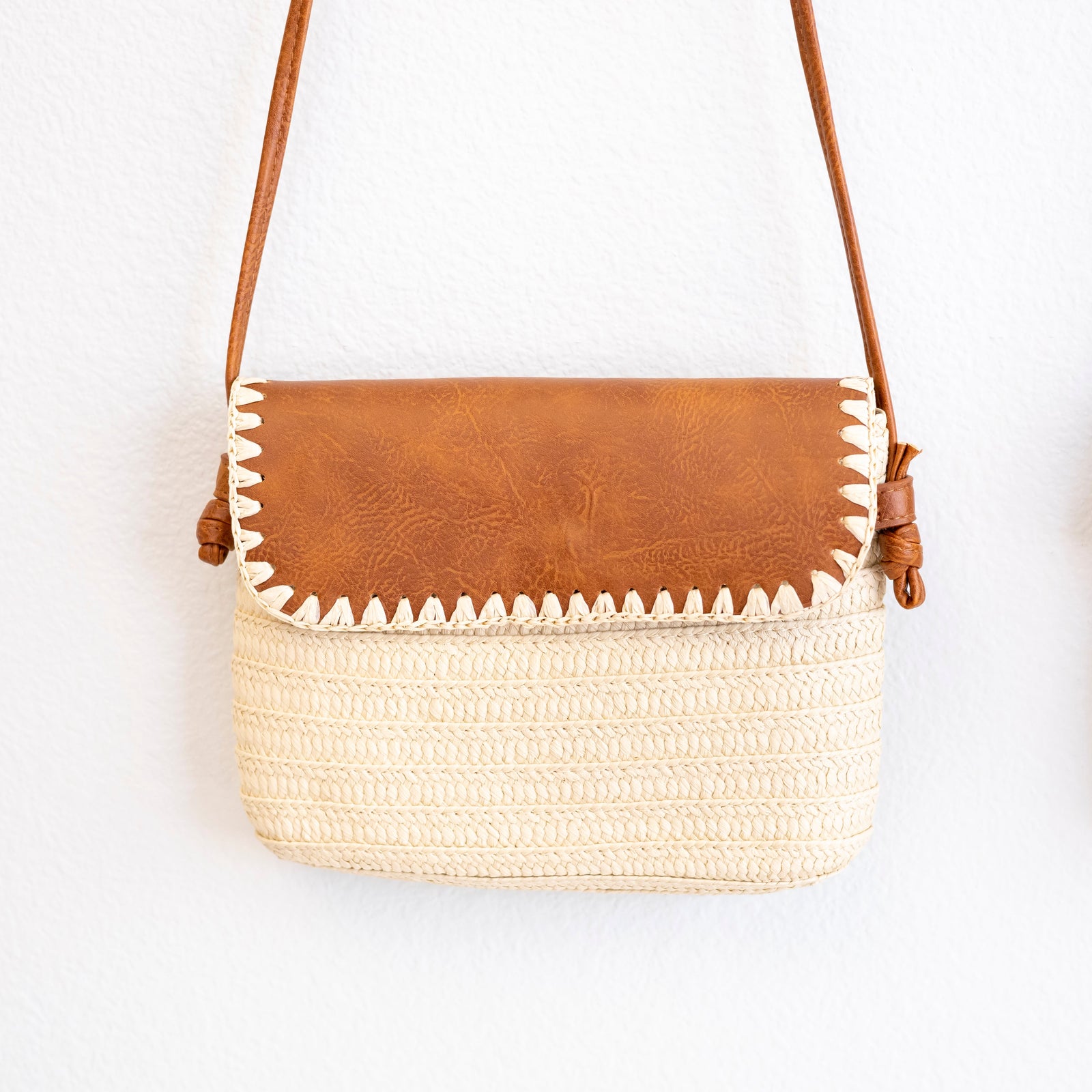 Women’s Straw Woven Messenger Bag with Leather Flap for Beach, Vacation & Summer Outfits