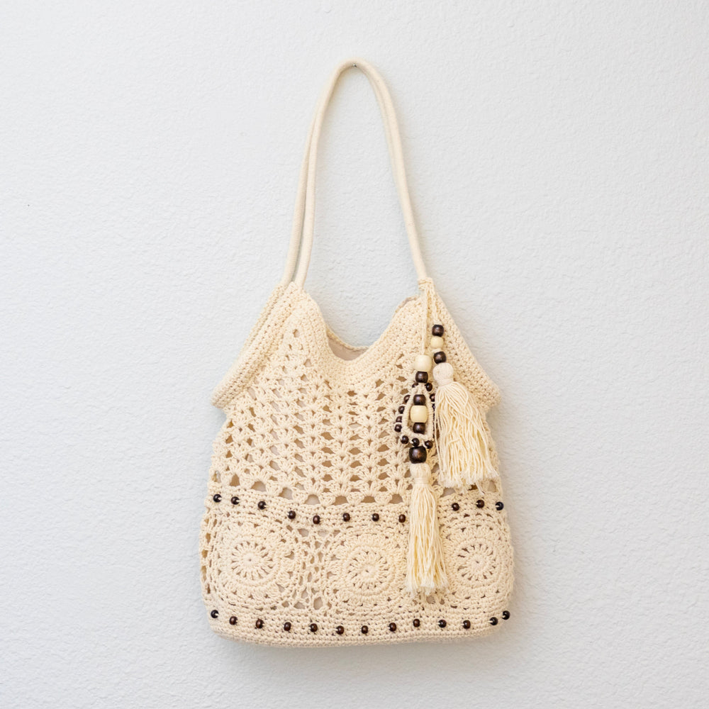 Gehäkelte Boho-Damen-Einkaufstasche mit Quaste und Holzperlen für den Boho-Alltagsstil und als Geschenk