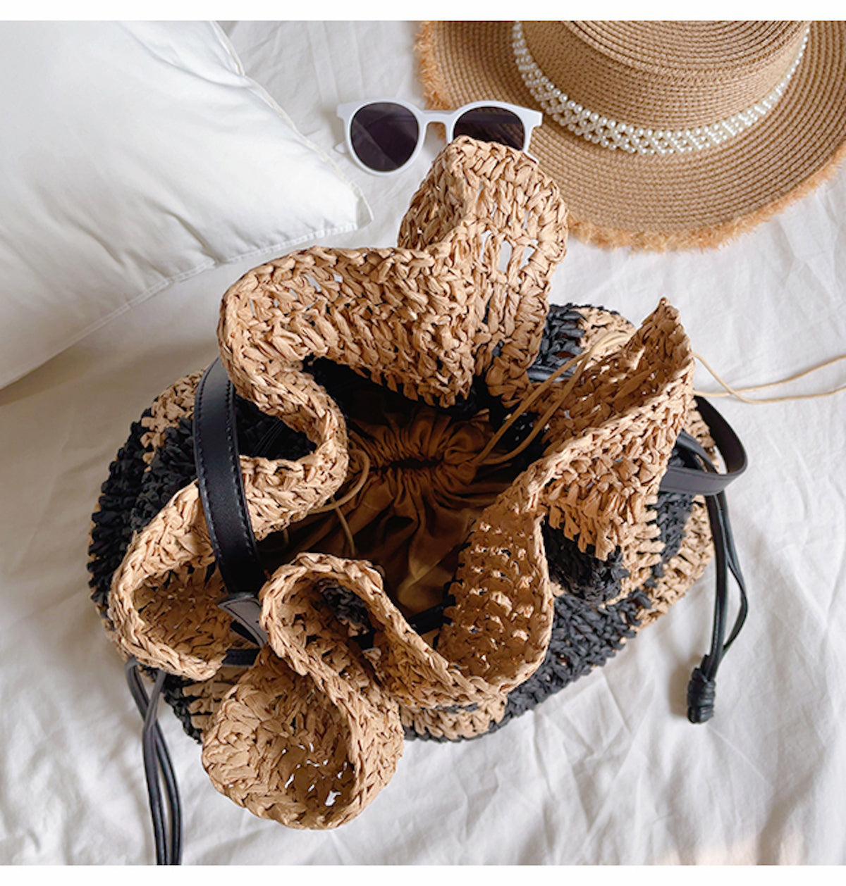 Women’s Stripe Straw Drawstring Bag Tote Bag for Beach, Vacation & Summer Outfits