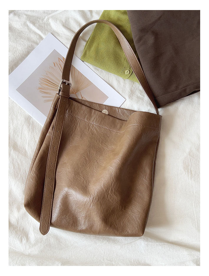 Women’s Simple Leather Tote Bag for Everyday City Outfits