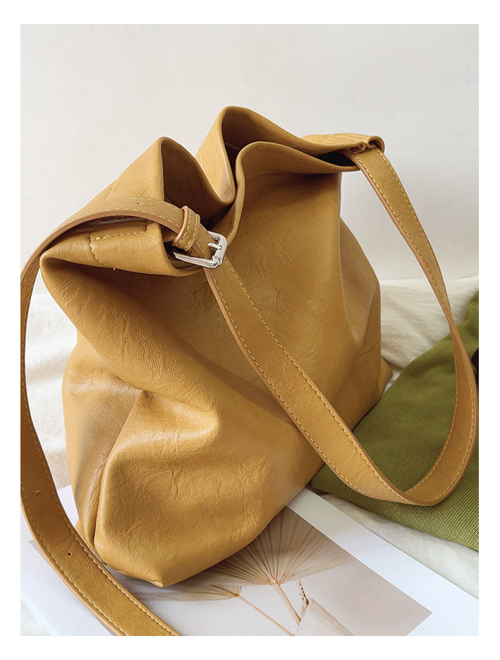 Women’s Simple Leather Tote Bag for Everyday City Outfits