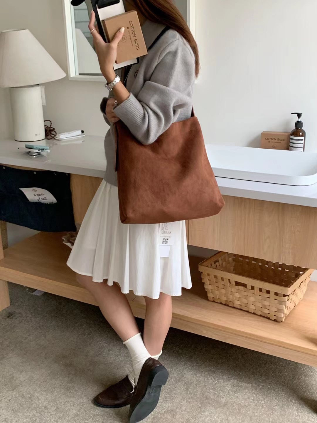 Women’s Soft Leather Soft Suede Shoulder Bag for Everyday City Outfits