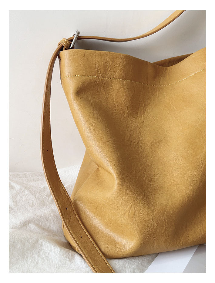 Women’s Simple Leather Tote Bag for Everyday City Outfits