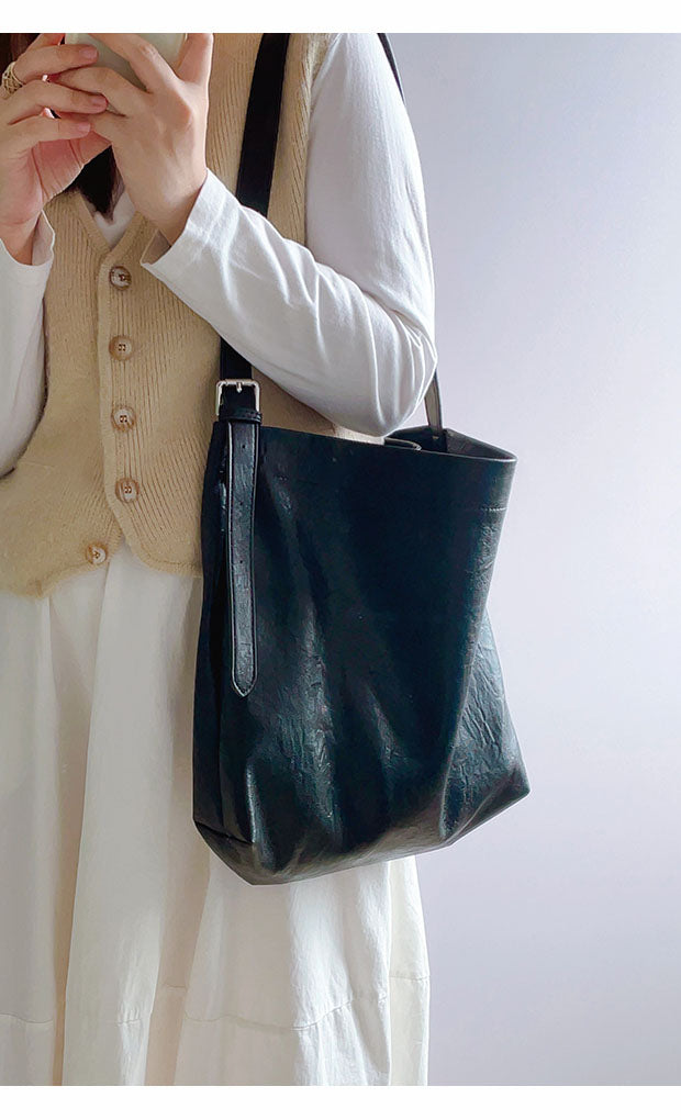 Women’s Simple Leather Tote Bag for Everyday City Outfits