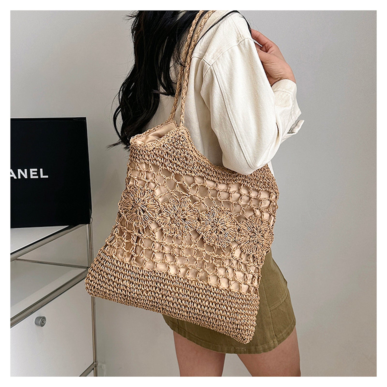 Women’s Straw Woven Summer Bag with Floral Designs Tote Bag for Beach, Vacation & Summer Outfits
